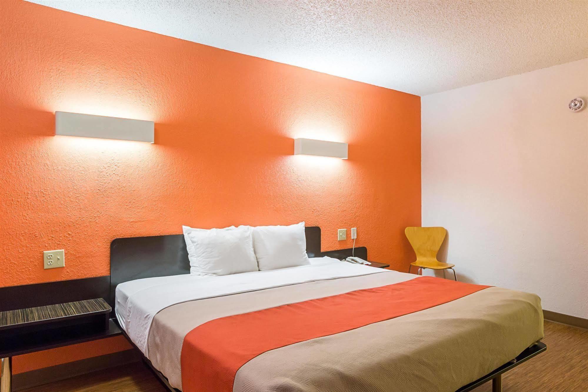 6-boerne, Tx Hotel